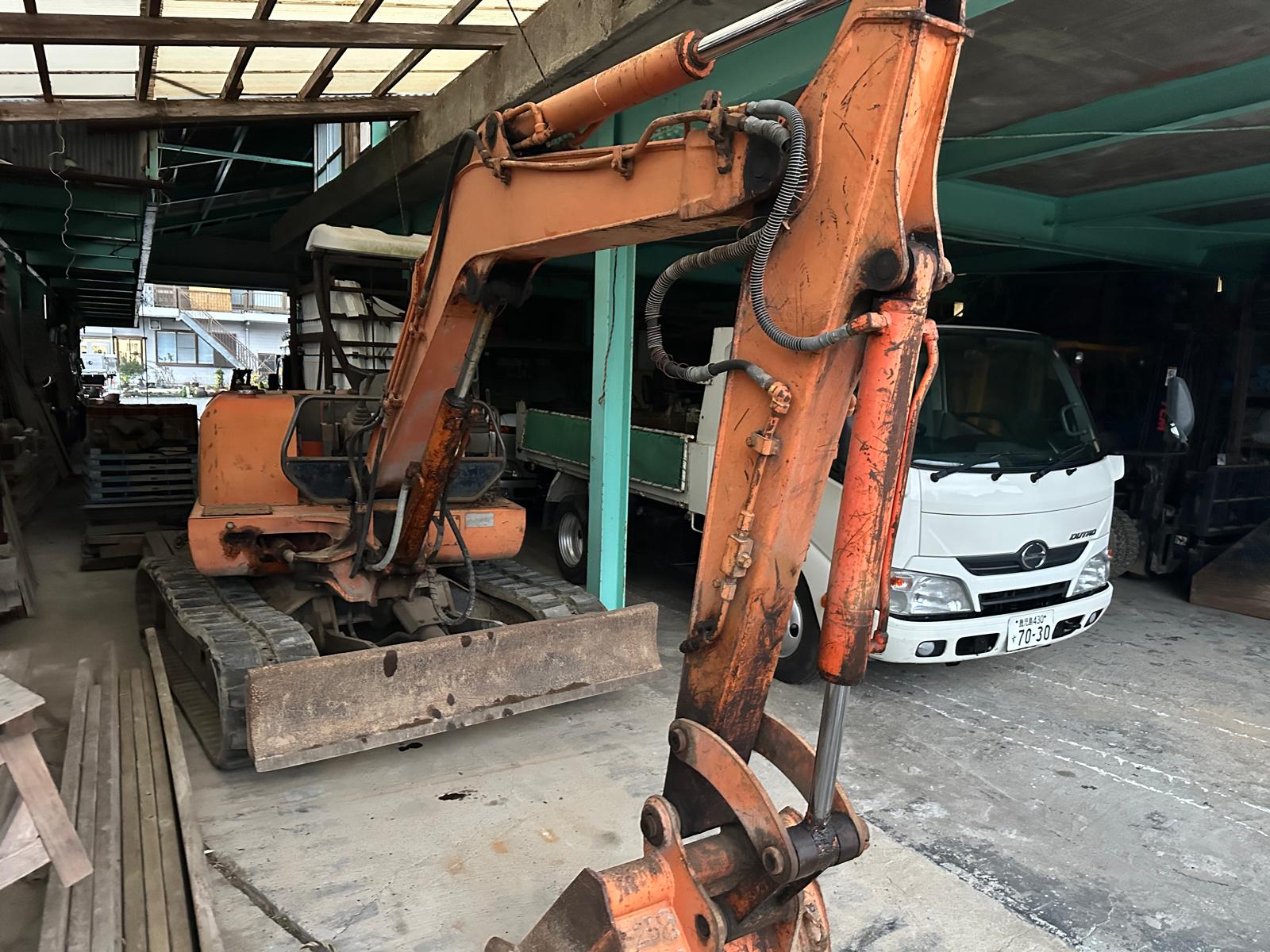  キャタピラーミニショベル